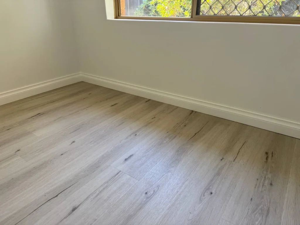 Lambs tongue 92mm skirting board