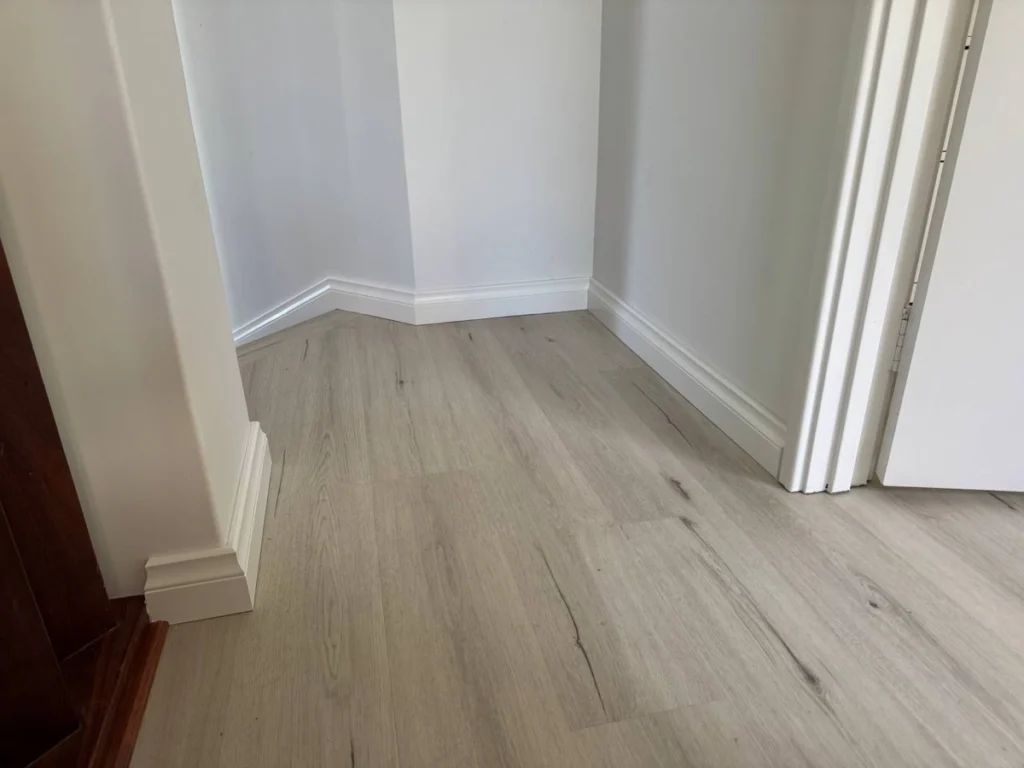 Lambs tongue 92mm skirting board